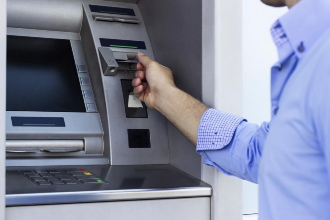 FONTOS FELHÍVÁS! A rendőrség óvatosságra inti azokat, akik ATM-ből pénzt vesznek fel.