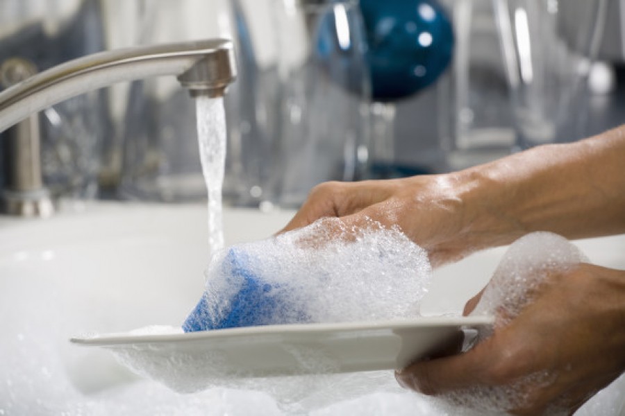Kézzel vagy kesztyűvel mosogatsz?  Van pár hasznos tippünk!