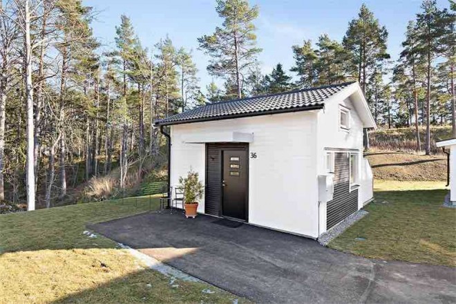 Eladták Svédország legkisebb házát, ami csupán 22 nm-es, nézd meg milyen a ház kívülről és belülről!