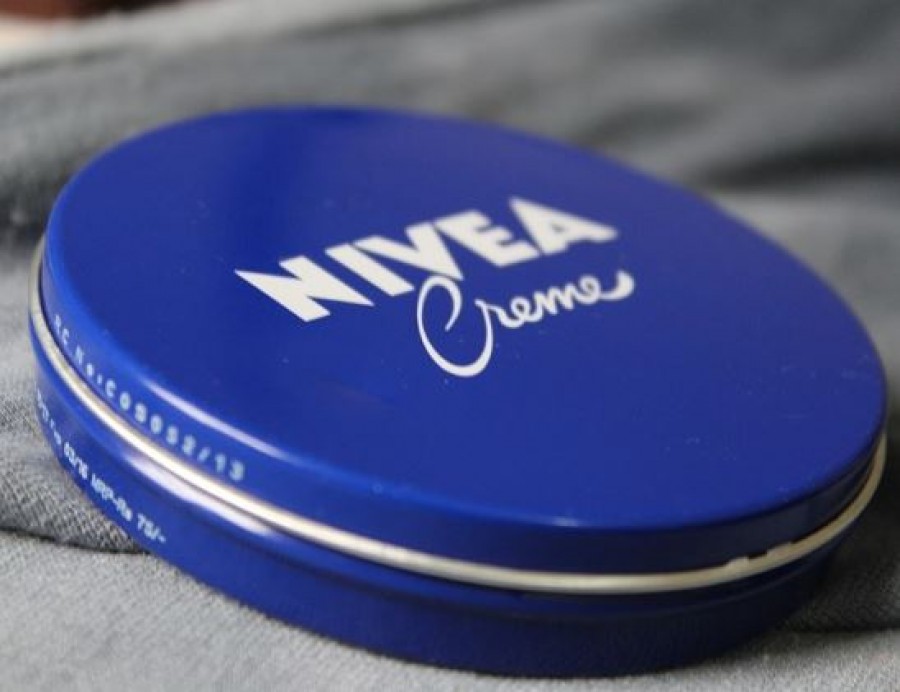 A legtöbb háztartásban van kék dobozos Nivea krém, ami nem csak bőrpuhításra jó!